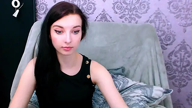 DominantLuna online show from June 2026 07:29:02 PM