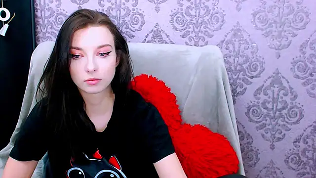 DominantLuna online show from March 2026 08:24:01 PM