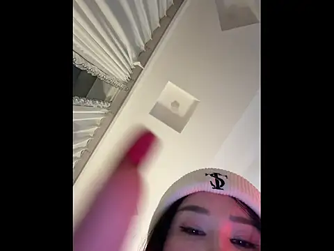 xiaowan x online show from February 2026 01:49:02 PM