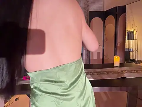 xiaowan x online show from November 2025 03:28:02 PM