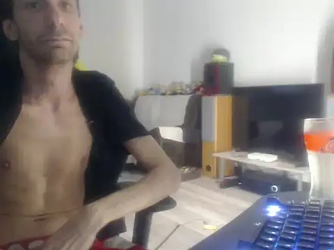 LoyalDoggie online show from June 2026 06:52:02 AM