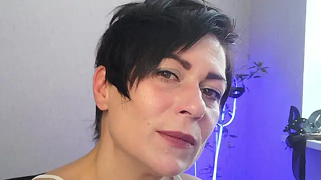 Ashley Brookss online show from November 2025 07:40:02 AM