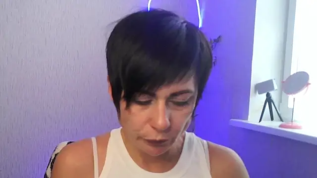 Ashley Brookss online show from November 2025 10:53:01 AM