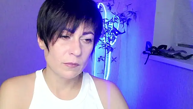 Ashley Brookss online show from December 2025 03:32:02 PM