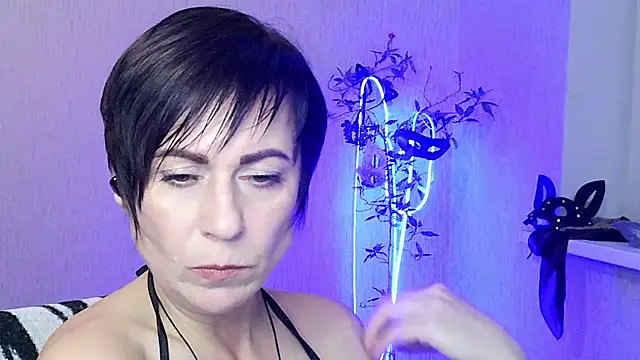 Ashley Brookss online show from November 2025 03:34:01 PM