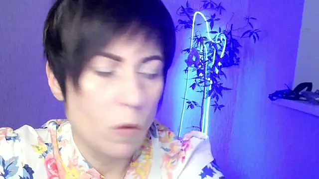 Ashley Brookss online show from December 2025 02:00:02 PM