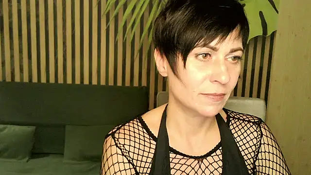 Ashley Brookss online show from October 2025 06:18:02 PM