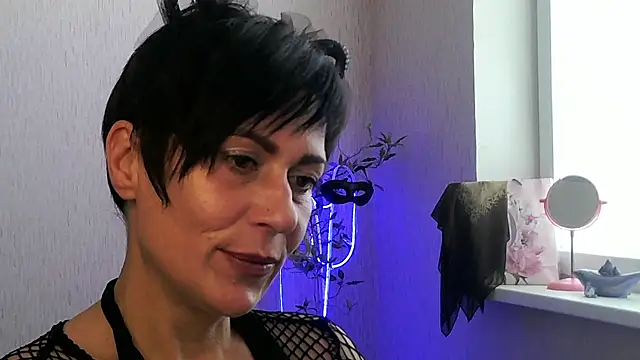 Ashley Brookss online show from November 2025 09:24:02 AM