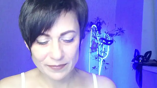 Ashley Brookss online show from November 2025 03:22:02 PM