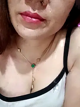 Snapshot of Moue-angel chatting on October 2025 07:38:02 PM Moue-angel online show from October 2025 07:38:02 PM