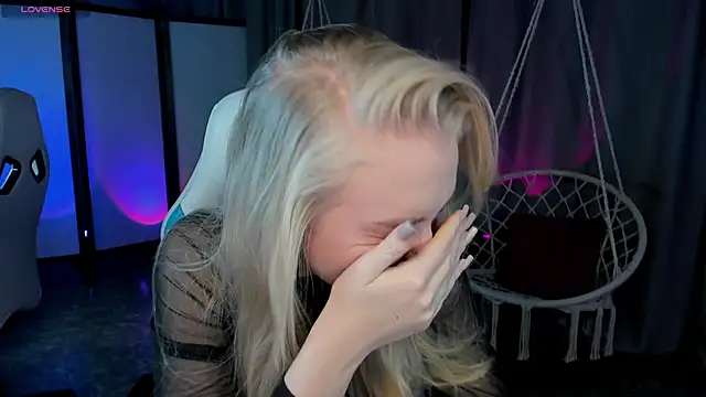 TessaGrays online show from December 2025 10:27:02 AM