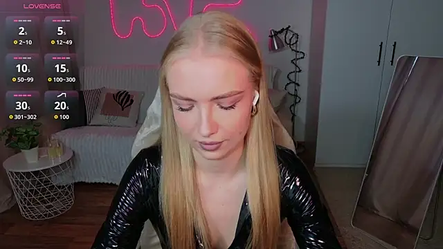 TessaGrays online show from April 2026 12:03:01 PM