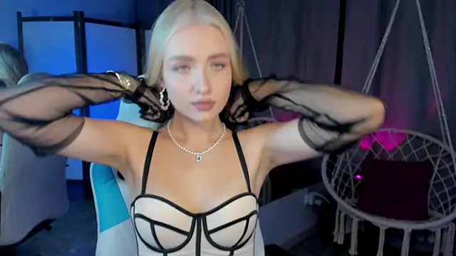 TessaGrays online show from November 2025 09:09:01 AM