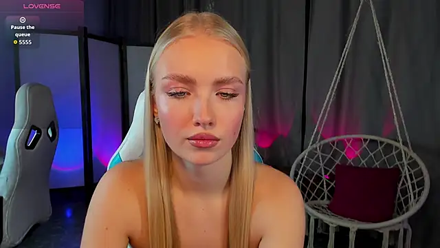 TessaGrays online show from December 2025 11:05:02 AM