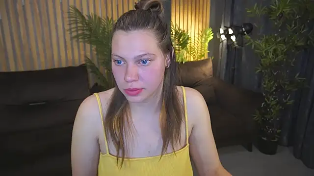Snapshot of FuckMeDoll_ chatting on October 2025 02:53:02 PM FuckMeDoll online show from October 2025 02:53:02 PM