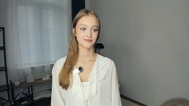 SerrenaAa online show from October 2025 08:15:01 AM