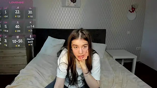 Snapshot of ShellyMoon_ chatting on September 2025 01:39:01 PM ShellyMoon online show from September 2025 01:39:01 PM