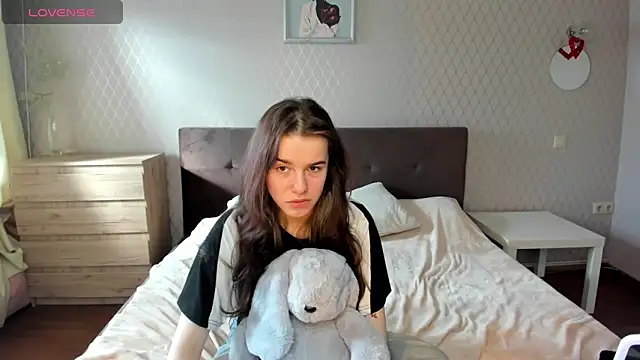 Snapshot of ShellyMoon_ chatting on October 2025 12:50:01 PM ShellyMoon online show from October 2025 12:50:01 PM