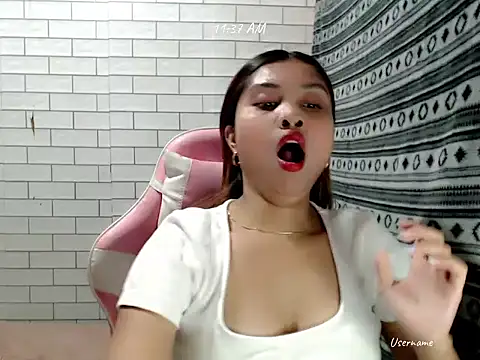Snapshot of pinay_old_lover chatting on October 2025 03:38:02 AM pinay old lover online show from October 2025 03:38:02 AM