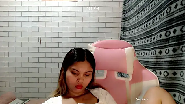 Snapshot of pinay_old_lover chatting on October 2025 05:38:02 AM pinay old lover online show from October 2025 05:38:02 AM