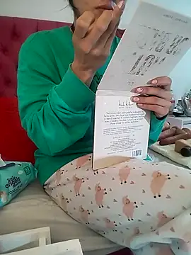 Valentina Squirt- online show from November 2025 09:10:01 AM