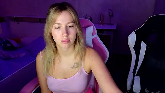 stefany and bettany online show from November 2025 11:36:02 AM