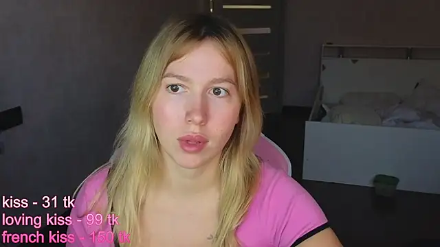 stefany and bettany online show from October 2025 01:55:02 PM
