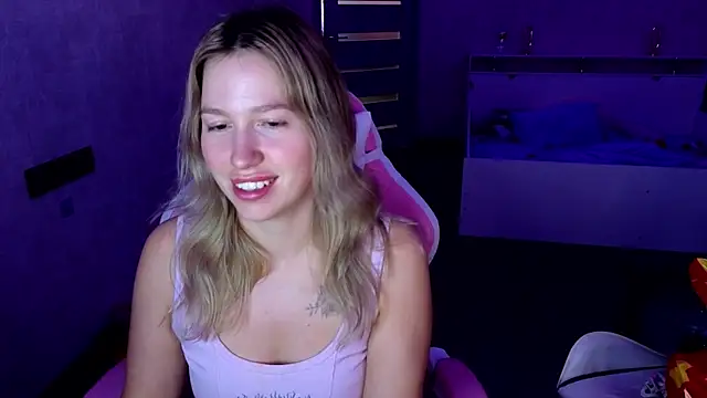 stefany and bettany online show from November 2025 02:54:02 PM