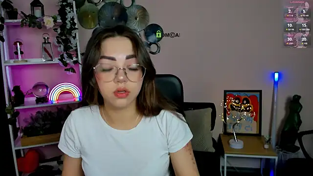lina fox12 online show from April 2026 11:01:01 AM