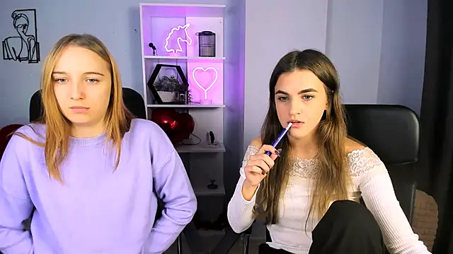 lina fox12 online show from November 2025 01:26:01 PM