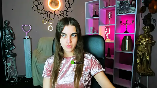 lina fox12 online show from November 2025 10:25:02 AM