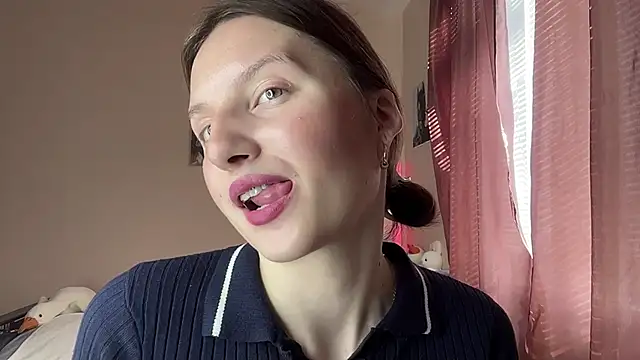 Snapshot of JanellHousen chatting on June 2026 05:15:02 AM JanellHousen online show from June 2026 05:15:02 AM