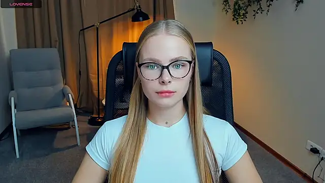 LibbyVenzeio online show from October 2025 09:34:01 AM
