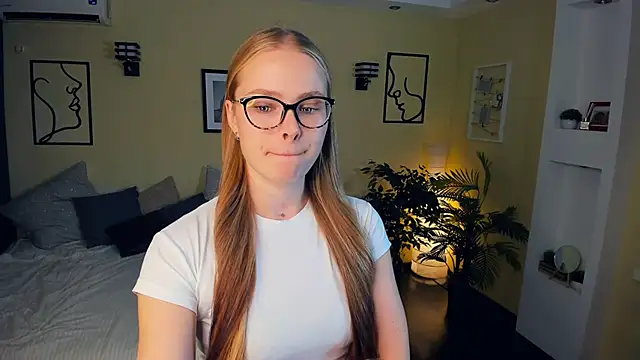 LibbyVenzeio online show from October 2025 07:09:01 AM