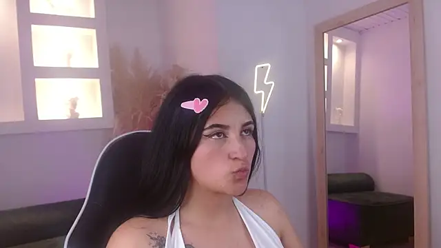 Snapshot of Lexy_Storm_18 chatting on October 2025 08:41:02 PM Lexy Storm 18 online show from October 2025 08:41:02 PM