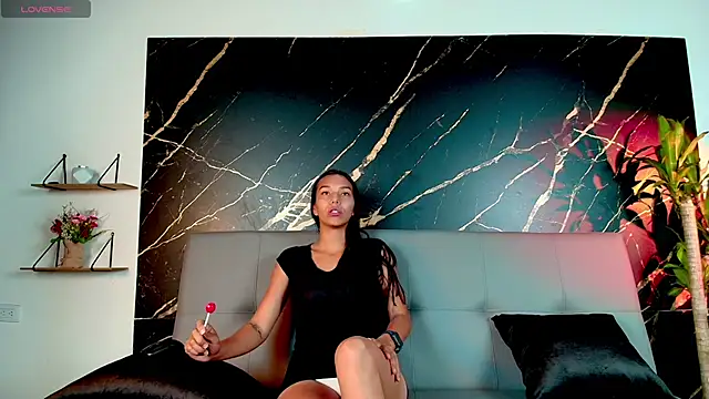 roxy blake  online show from October 2025 02:10:01 PM