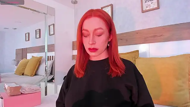 Snapshot of LucianaWainN chatting on November 2025 02:20:02 PM LucianaWainN online show from November 2025 02:20:02 PM