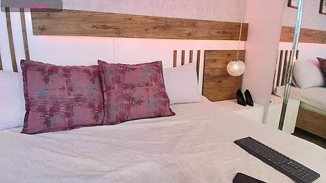 LucianaWainN online show from March 2026 01:19:02 PM