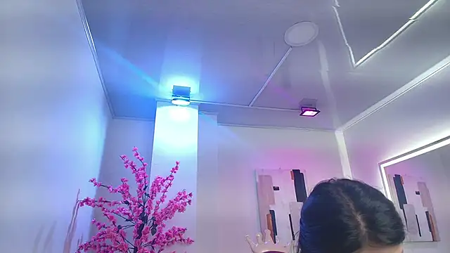 Gabriela milani online show from November 2025 11:24:01 AM