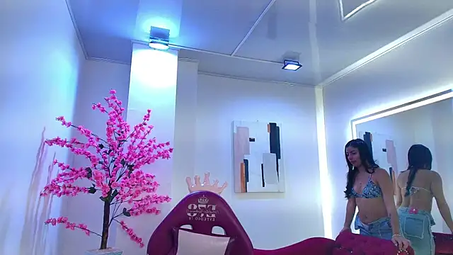 Gabriela milani online show from November 2025 07:19:01 PM