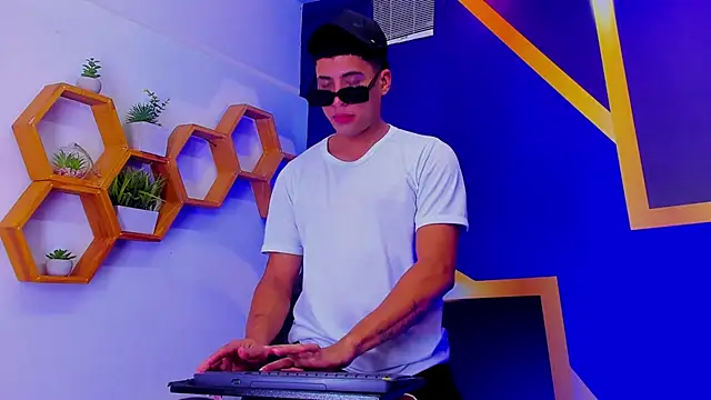 The Boy King online show from October 2025 02:05:02 PM