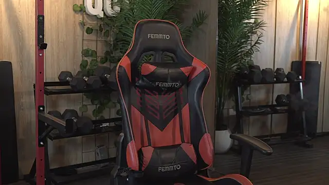 Snapshot of Roxy_Vega chatting on October 2025 07:37:02 PM Roxy Vega online show from October 2025 07:37:02 PM