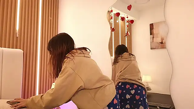 Snapshot of MarinetteLux chatting on February 2026 01:00:02 PM MarinetteLux online show from February 2026 01:00:02 PM