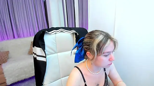 Snapshot of Lucia_Copper chatting on November 2025 11:58:02 AM Lucia Copper online show from November 2025 11:58:02 AM