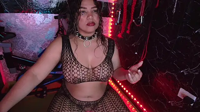 Snapshot of scarlet_queen__ chatting on December 2025 08:36:02 PM scarlet queen online show from December 2025 08:36:02 PM