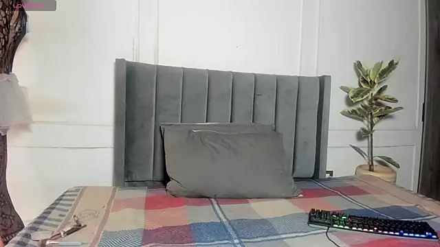 Snapshot of luxuryheaven_8 chatting on December 2025 09:20:02 PM luxuryheaven 8 online show from December 2025 09:20:02 PM