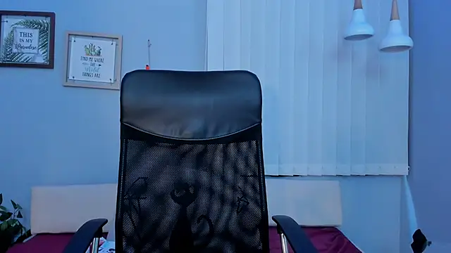 Lilo Rose online show from October 2025 07:35:02 PM