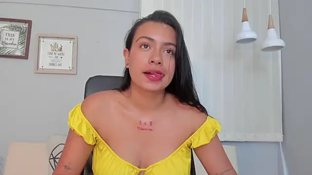 Lilo Rose online show from November 2025 06:34:02 PM