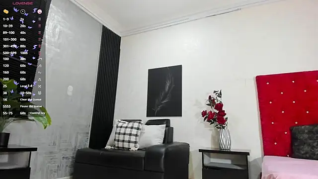 Snapshot of Luciaoregon chatting on April 2026 01:17:02 PM Luciaoregon online show from April 2026 01:17:02 PM