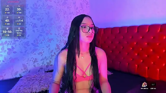 Luciaoregon online show from November 2025 01:04:02 PM